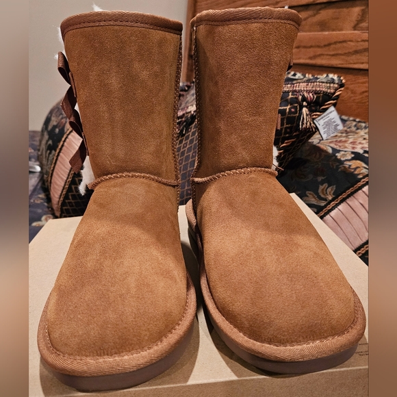 Ugg Koolaburra Boots - Picture 11 of 12